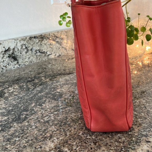 Chanel Lucky Charm Limited Edition Lambskin Tote - Picture 5 of 17